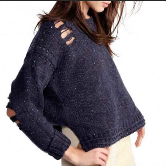 WILDFOX After PARTY GREY/black intentionally distressed small sweater high lo he - Picture 2 of 12